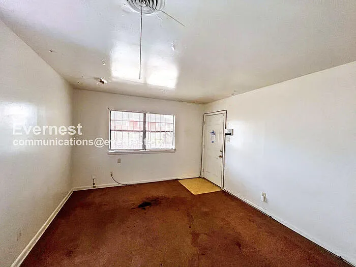 1814 1/2 S Cross St — Photo 3
