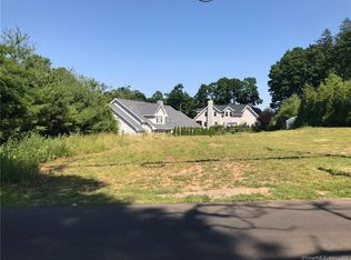 4 Hotchkiss Grove Rd, Branford, CT 06405