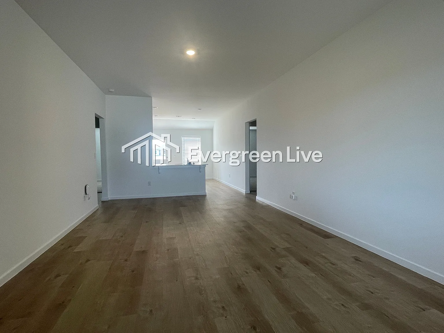 4 bed, 2.0 bath, 1640 sqft, $1,695 — Photo 3