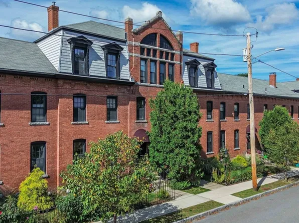 24 Nelson St, Clinton, MA 01510