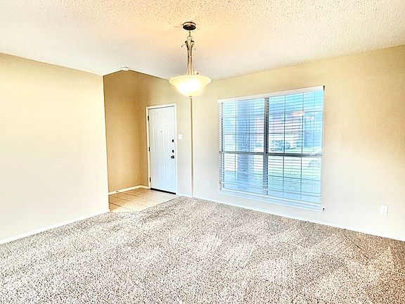 3rd image of 319 Tioga Dr