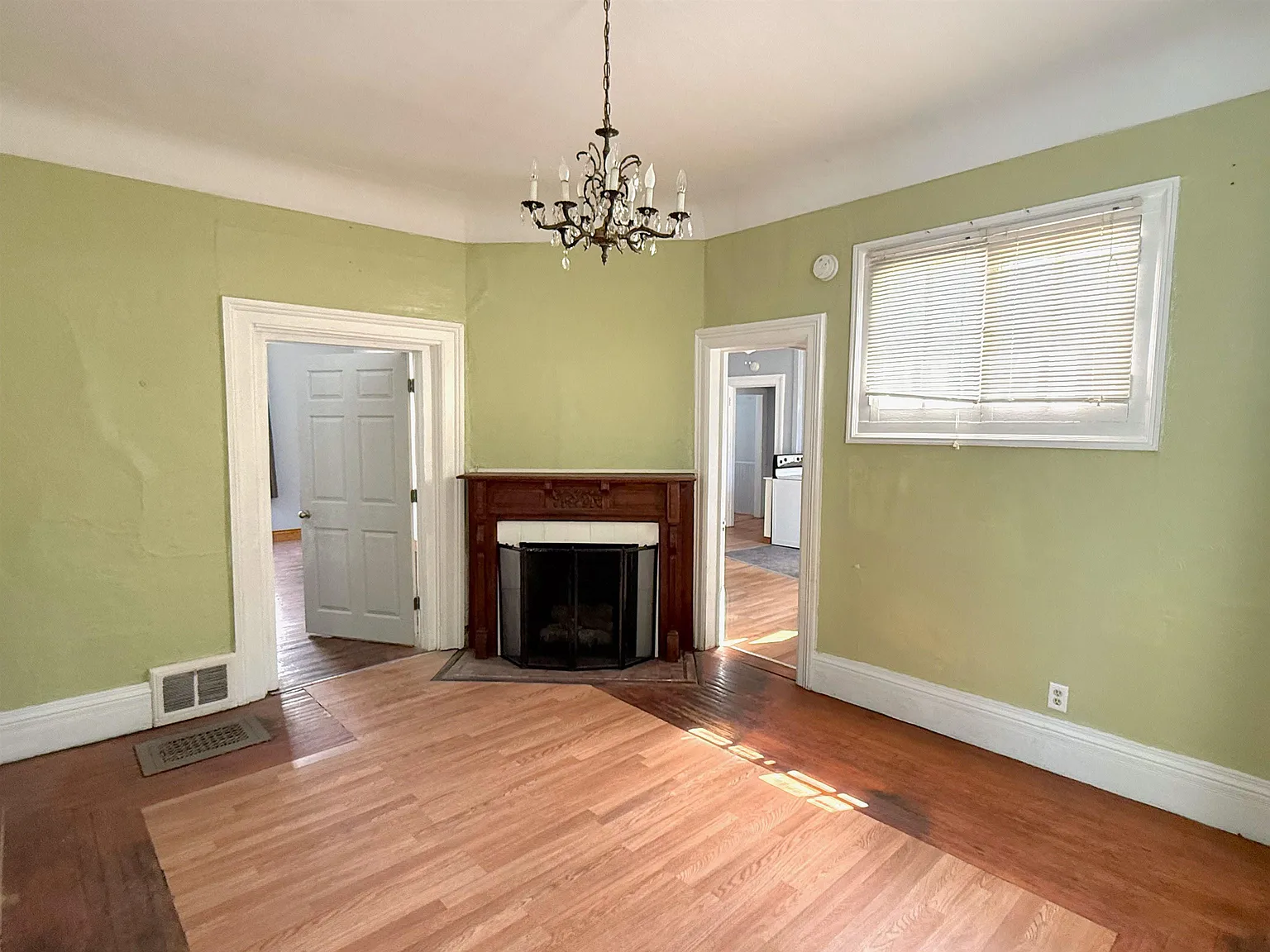 1 bed, 1.0 bath, 825 sqft, $900 — Photo 4