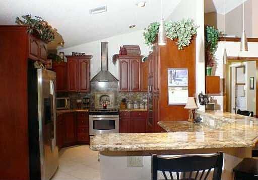 Custom Kitchen - Cherry & Granite