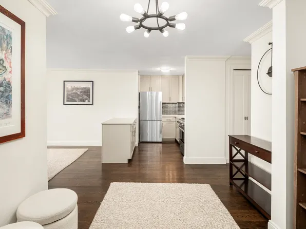 16 West 16th Street image 5 of 12