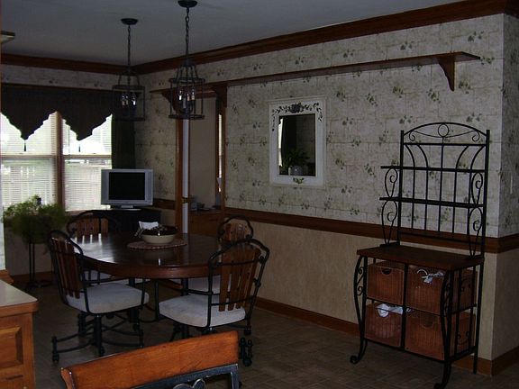 Kitchen Table Area