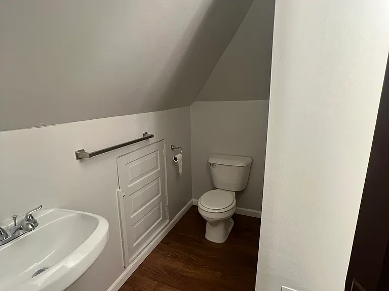 320 Zara St #2 — Photo 14