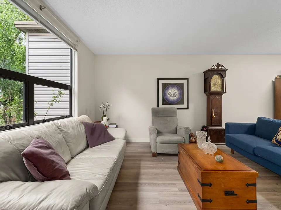 1080 Broughton St #202