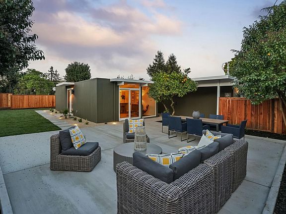 3rd image of 776 Montecillo Road