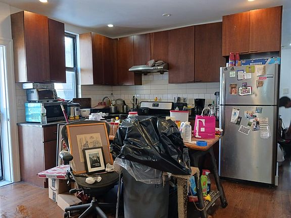 5th image of 7526 15th Ave Floor 1