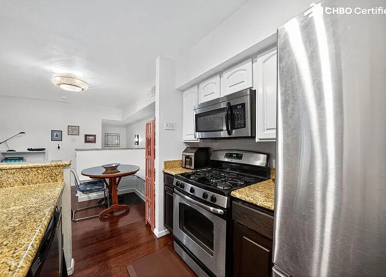 8038 Broadway #238 — Photo 14