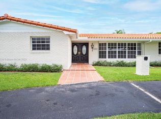 8240 SW 164th St, Palmetto Bay, FL 33157