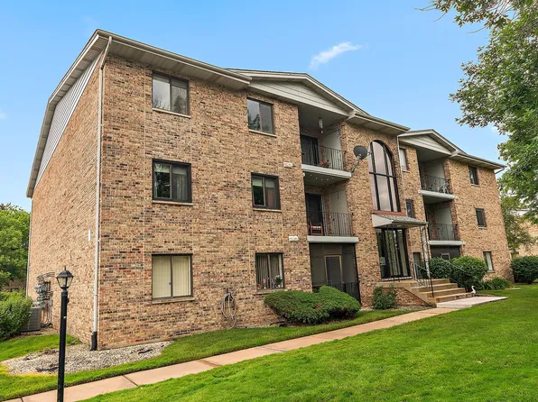 13248 W Circle Drive Pkwy APT 407, Crestwood, IL 60418