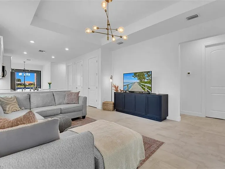 9605 Bexley Dr — Photo 7