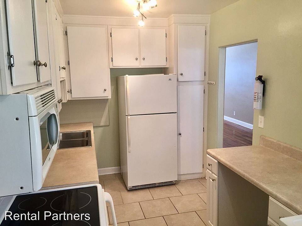 1st image of 3005 Walton St APT 1