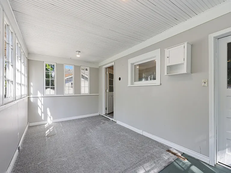 826 E 34th Ave — Photo 19