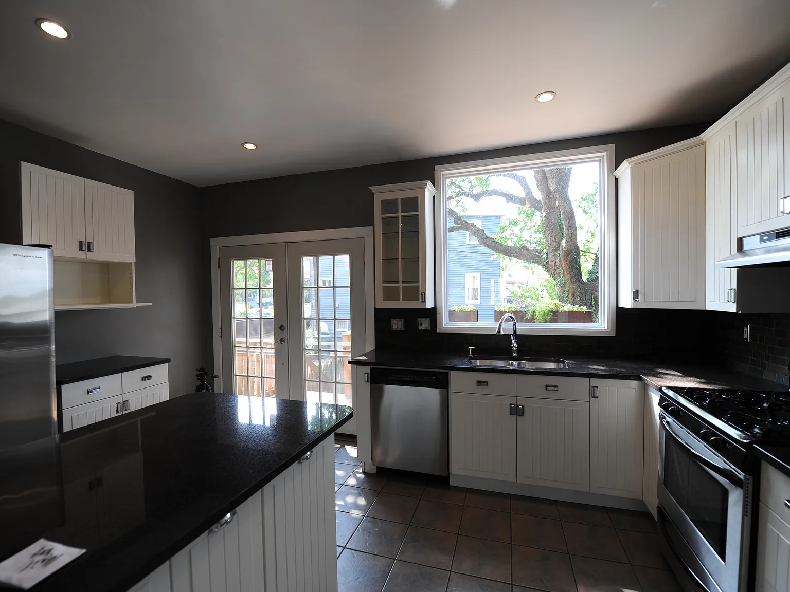 1 bed, 2.5 bath, $1,050 — Photo 4
