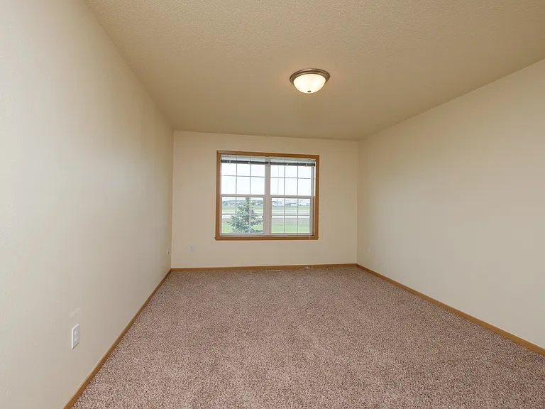 Fargo, ND Charleswood Townhomes | Bedroom