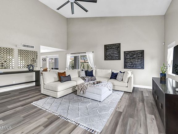 5th image of 686 W SERENO Drive