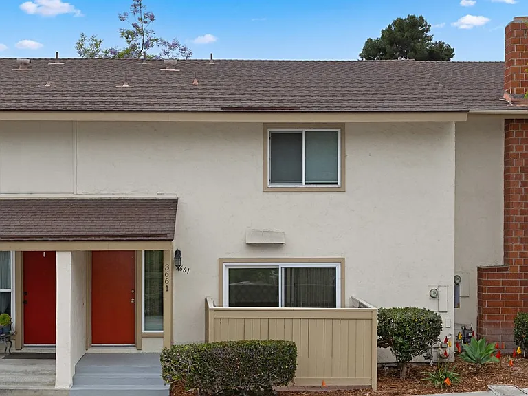 3661 Harvard Dr — Photo 1