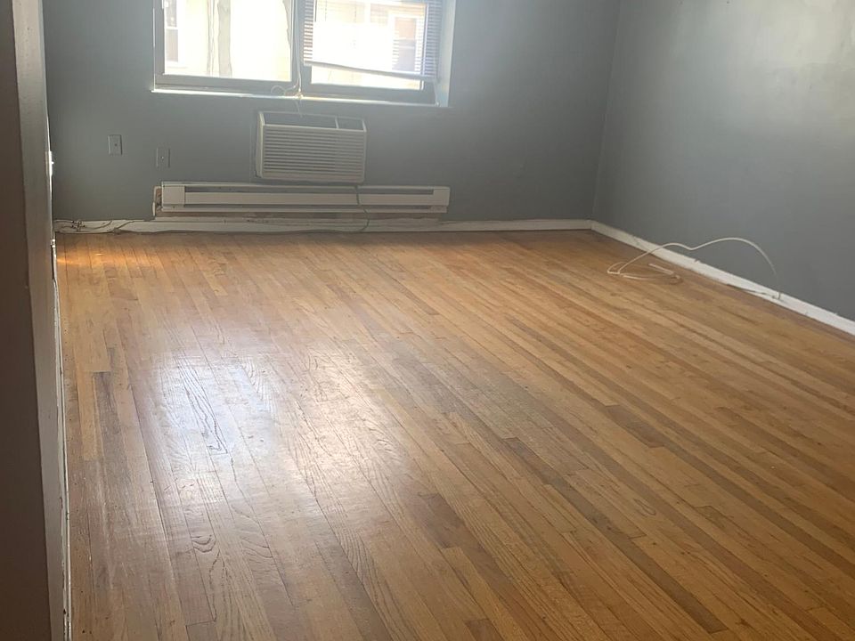 2nd image of 690 Castleton Ave #3A