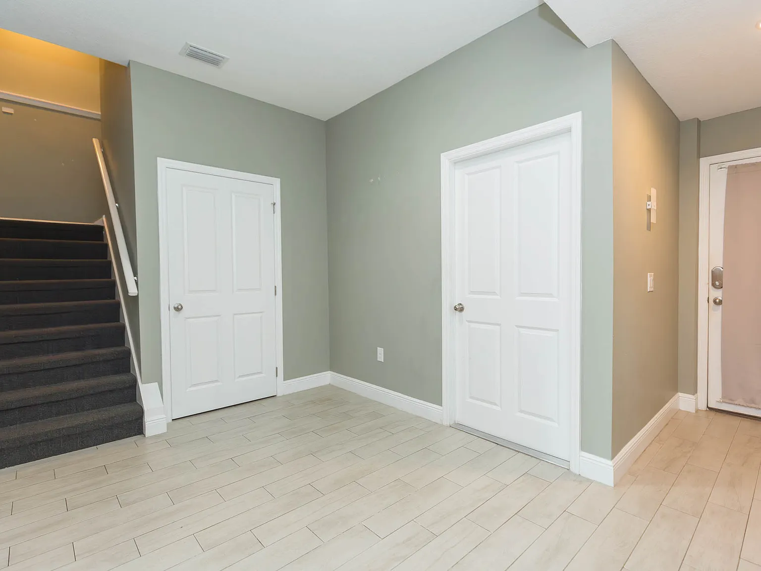 3 bed, 3.5 bath, 2122 sqft, $4,000 — Photo 4