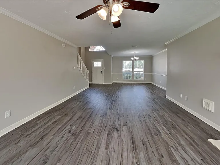 814 Gunnison — Photo 3