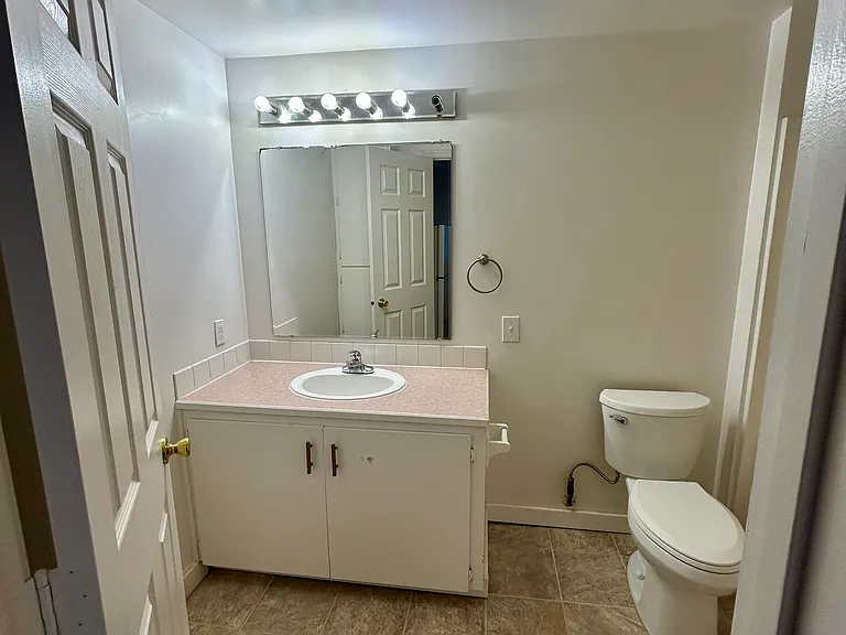 604 W Augusta Ave #2 — Photo 9