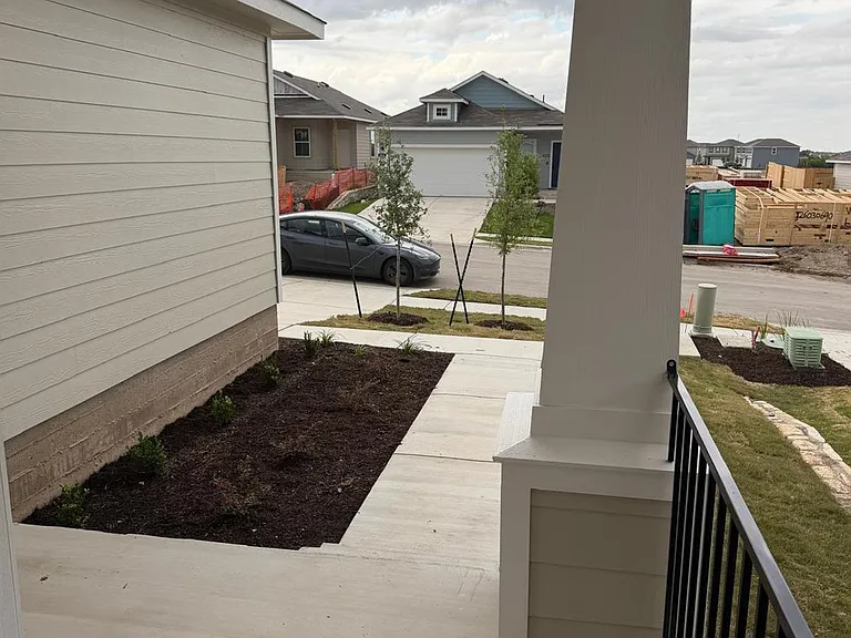 2615 Deren Ln — Photo 2