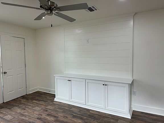 4th image of 521 Poplar St