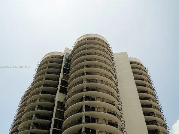 2843 S Bayshore Dr APT 10D, Miami, FL 33133