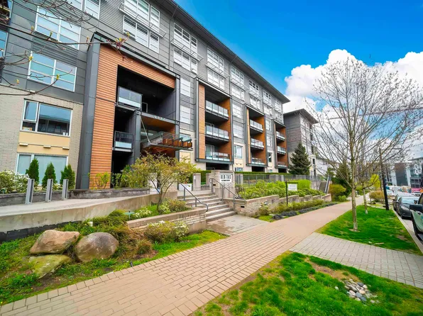 9877 University Cres #310, Burnaby, BC V5A 0E5