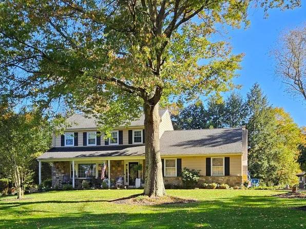 61 Townview Dr, Doylestown, PA 18901