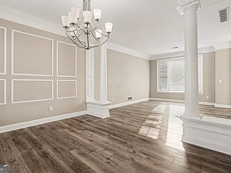 3170 Sherwood Oaks Ct — Photo 3
