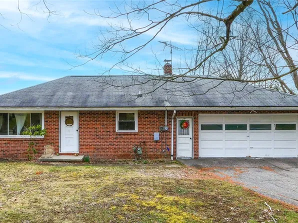 10930 North St, Garrettsville, OH 44231
