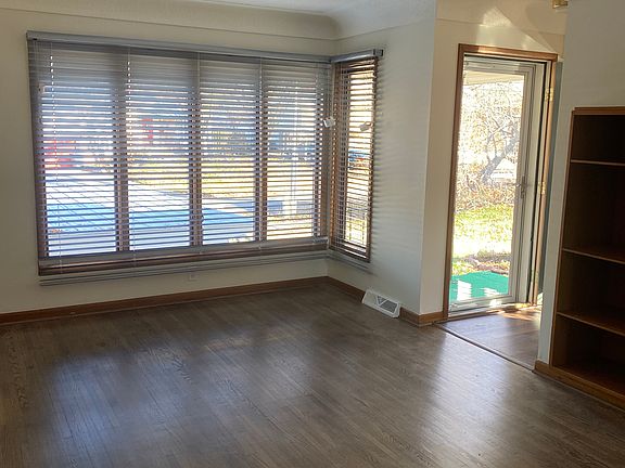 2nd image of 4128 33rd St