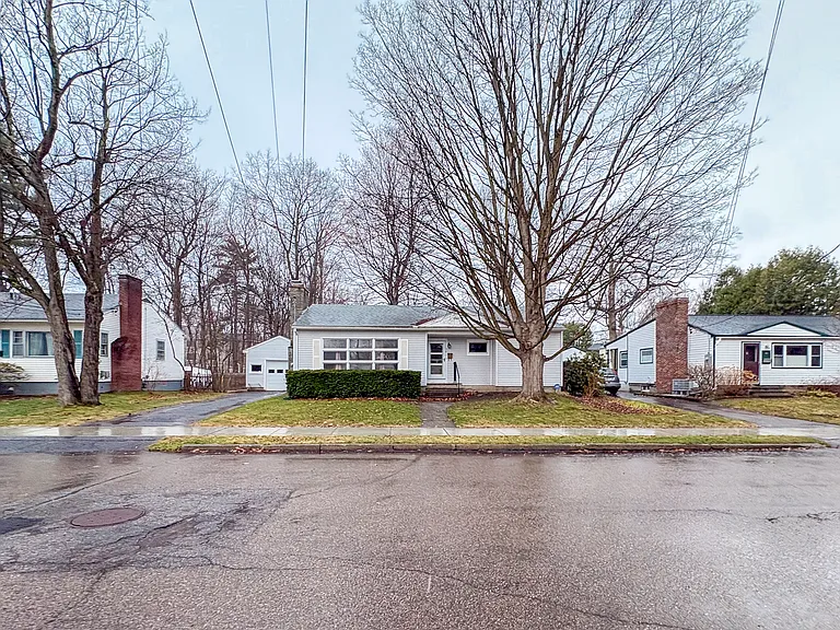 38 Marshall Dr — Photo 1