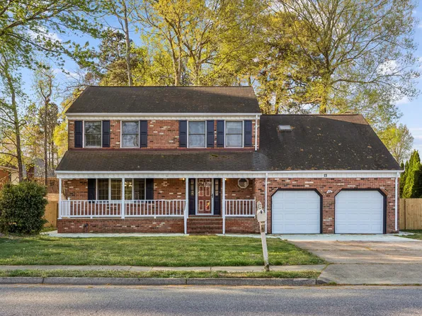 13 Estate Dr, Hampton, VA 23666