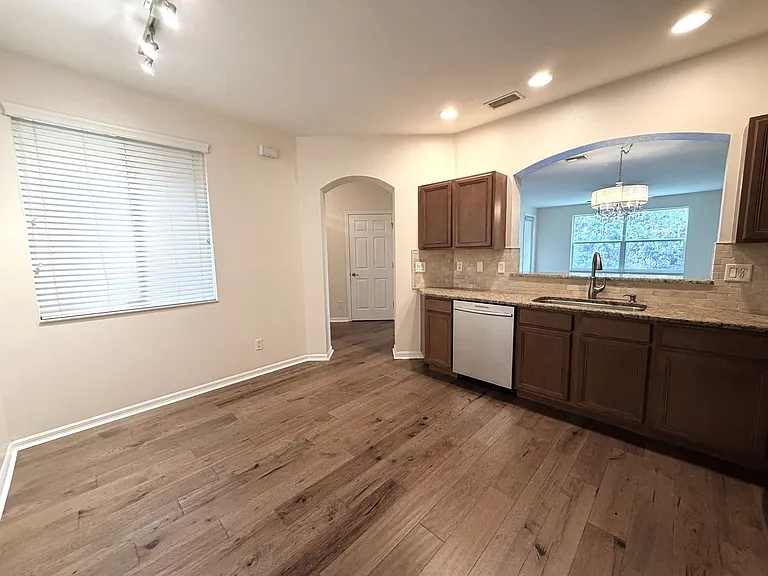 9701 Roundstone Cir — Photo 8