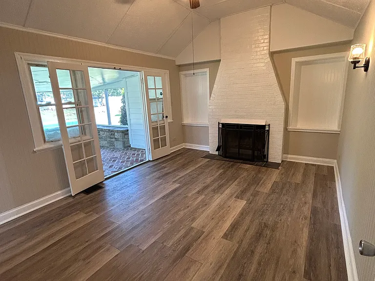 18 Meadowlawn Dr #10 — Photo 4