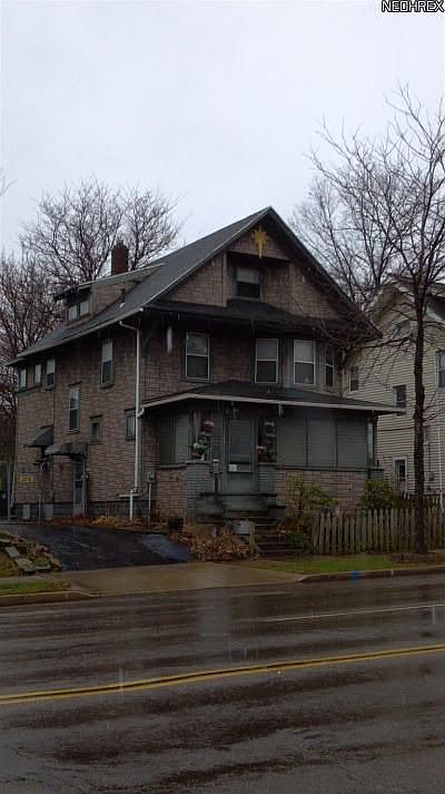 2nd image of 746 E Exchange St