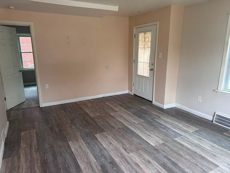 24301 Boston St — Photo 3