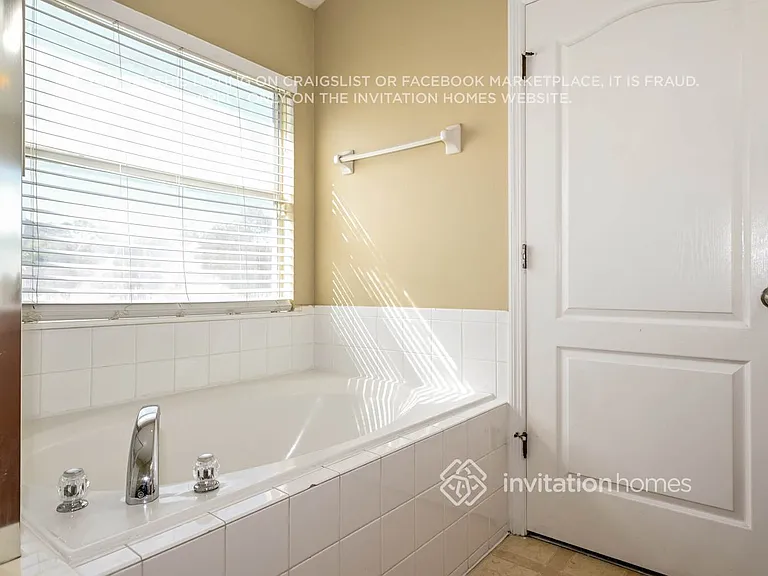 9098 Gloucestershire Ct — Photo 13