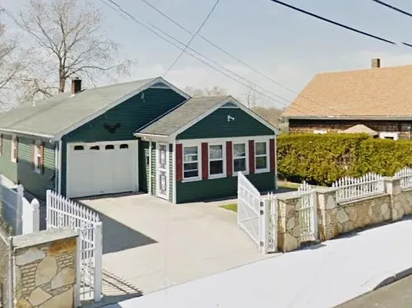 27 Thompson Ave #1, Bristol, RI 02809