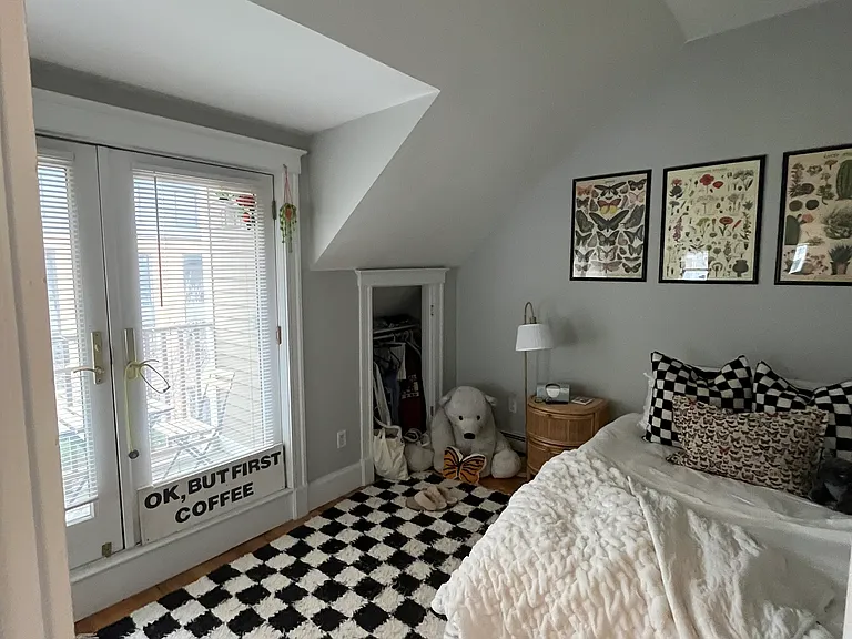 219 W 2nd St #2 — Photo 24