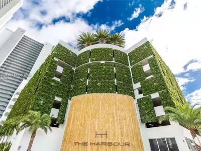16385 Biscayne Blvd #806, North Miami Beach, FL, 33160
