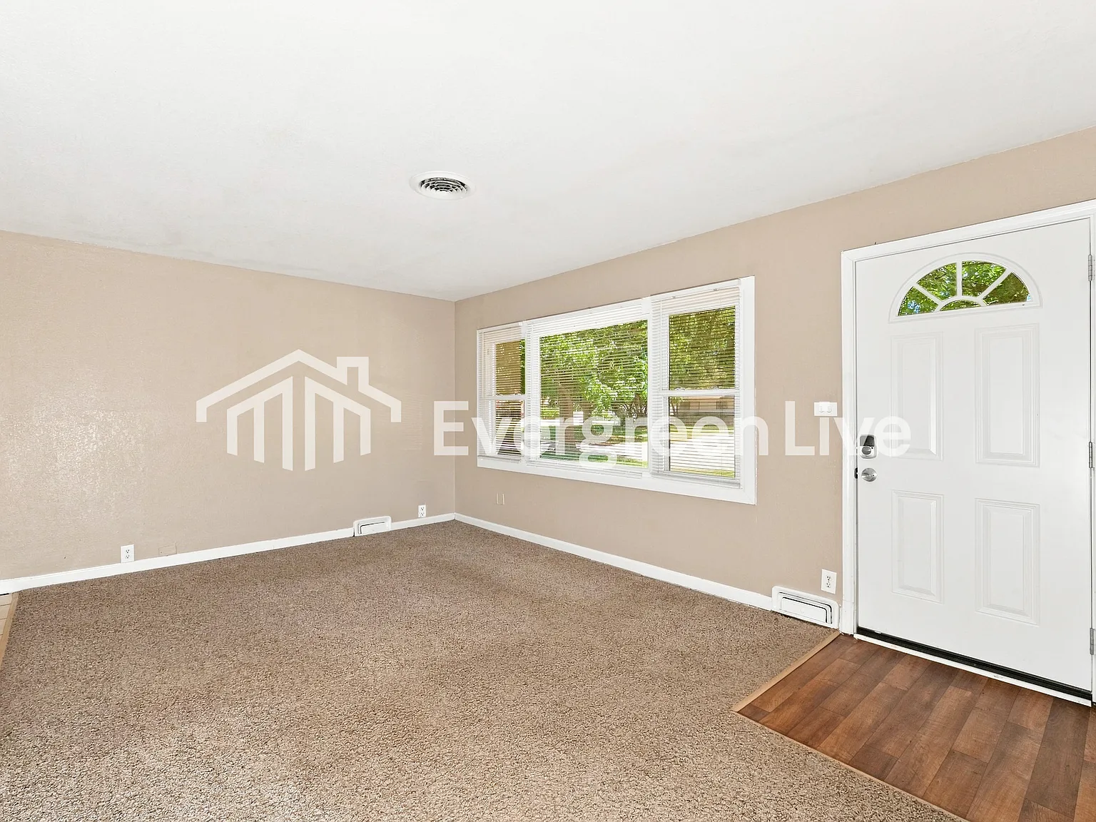 3 bed, 1.0 bath, 936 sqft, $1,295 — Photo 2