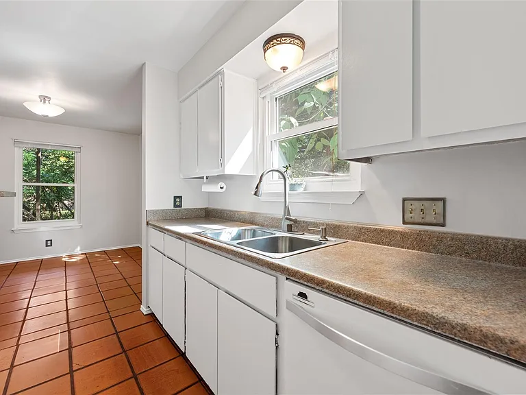 10006 Wildflower Ln #A — Photo 12