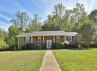 3840 Whitehaven Rd, Winston Salem, NC 27106