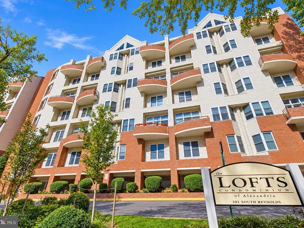 301 S Reynolds St APT 205, Alexandria, VA 22304