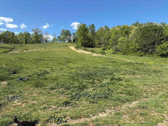 2nd image of 575 Hunter Rd